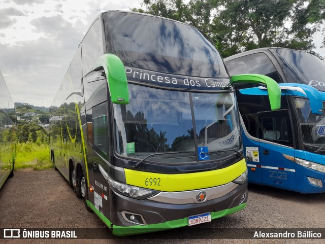 Expresso Princesa dos Campos 6992 na cidade de Piratuba, Santa Catarina, Brasil, por Alexsandro Bállico. Número da foto: #12772663.
