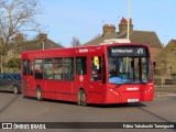 Metroline DE996 na cidade de Waltham Cross, Hertfordshire, Inglaterra, por Fábio Takahashi Tanniguchi. Número da foto: #12773375.