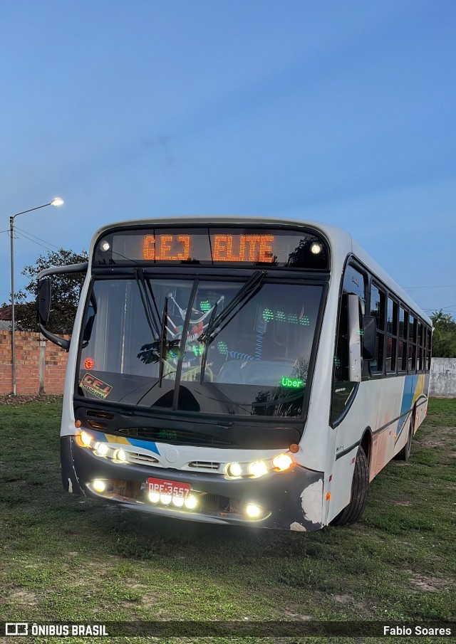 Ônibus Particulares 487 na cidade de Bragança, Pará, Brasil, por Fabio Soares. Número da foto: #12775398.