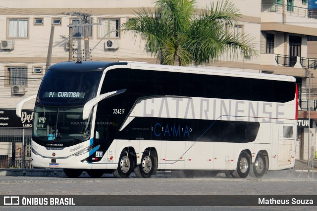 Auto Viação Catarinense 324317 na cidade de Balneário Camboriú, Santa Catarina, Brasil, por Matheus Souza. Número da foto: #12700008.