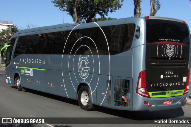 Viação Garcia 8295 na cidade de Curitiba, Paraná, Brasil, por Hariel Bernades. Número da foto: #12699477.