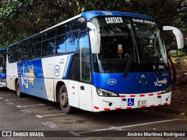 Lumaca C-161 na cidade de Mata Redonda, San José, San José, Costa Rica, por Andrés Martínez Rodríguez. Número da foto: #12699469.