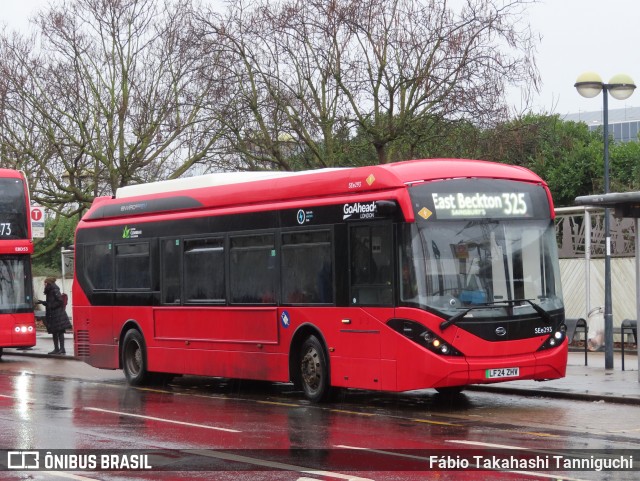 Blue Triangle Buses Limited SEE293 na cidade de London, Greater London, Inglaterra, por Fábio Takahashi Tanniguchi. Número da foto: #12778060.