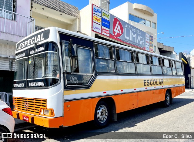 Ônibus Particulares LJG4366 na cidade de Itabaiana, Sergipe, Brasil, por Eder C.  Silva. Número da foto: #12780730.