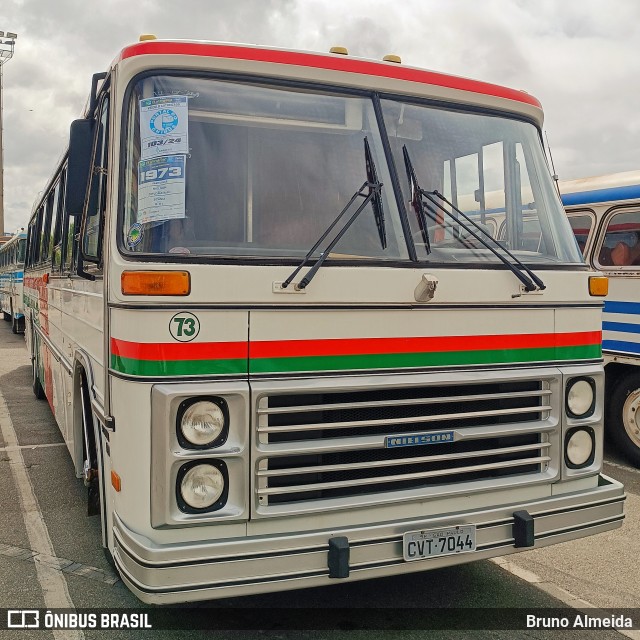Ônibus Particulares 73 na cidade de Barueri, São Paulo, Brasil, por Bruno Almeida. Número da foto: #12702795.