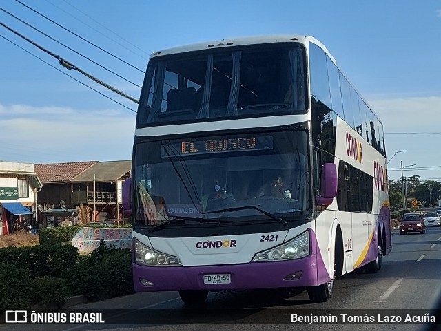 Condorbus 2421 na cidade de El Quisco, San Antonio, Valparaíso, Chile, por Benjamín Tomás Lazo Acuña. Número da foto: #12706325.