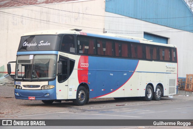 Ônibus Particulares 600 na cidade de Cascavel, Paraná, Brasil, por Guilherme Rogge. Número da foto: #12702908.