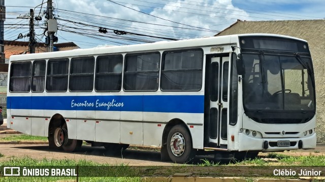 Ônibus Particulares 8986 na cidade de Taguatinga, Distrito Federal, Brasil, por Clébio Júnior. Número da foto: #12704677.