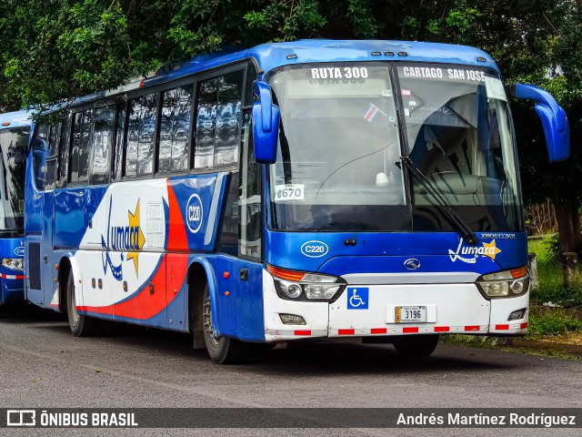 Lumaca C-220 na cidade de Mata Redonda, San José, San José, Costa Rica, por Andrés Martínez Rodríguez. Número da foto: #12705707.