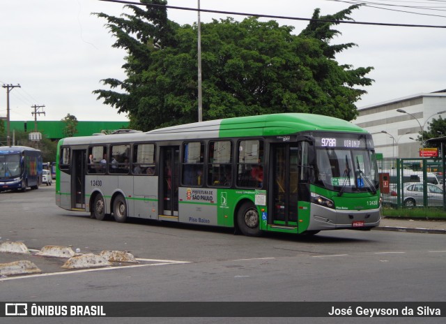 Viação Gato Preto 1 2430 na cidade de São Paulo, São Paulo, Brasil, por José Geyvson da Silva. Número da foto: #12708906.