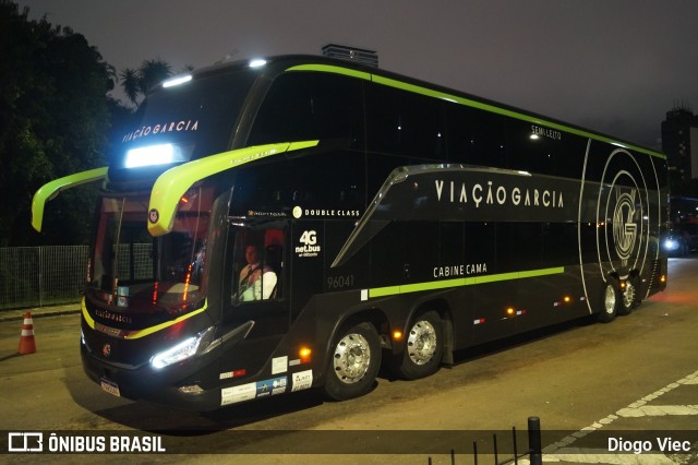 Viação Garcia 96041 na cidade de Curitiba, Paraná, Brasil, por Diogo Viec. Número da foto: #12708890.