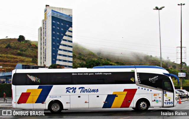 RN Turismo 1295 na cidade de Aparecida, São Paulo, Brasil, por Isaias Ralen. Número da foto: #12708896.