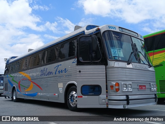Wilson Tur 9005 na cidade de Barueri, São Paulo, Brasil, por André Lourenço de Freitas. Número da foto: #12712715.