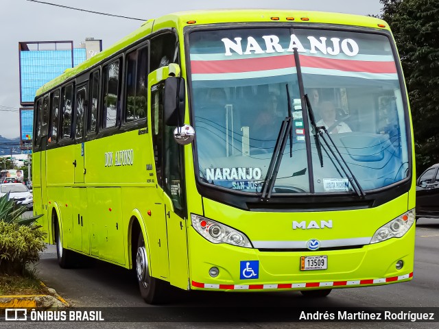 Transportes Naranjo 00 na cidade de Mata Redonda, San José, San José, Costa Rica, por Andrés Martínez Rodríguez. Número da foto: #12712836.