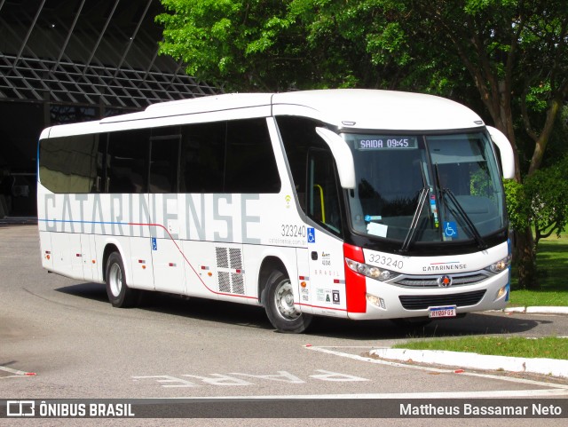 Auto Viação Catarinense 323240 na cidade de Florianópolis, Santa Catarina, Brasil, por Mattheus Bassamar Neto. Número da foto: #12712040.