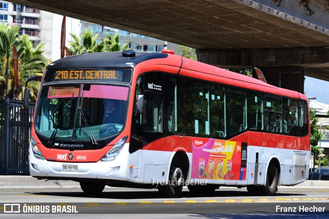 Subus 7774 na cidade de La Florida, Santiago, Metropolitana de Santiago, Chile, por Franz Hecher. Número da foto: #12713969.