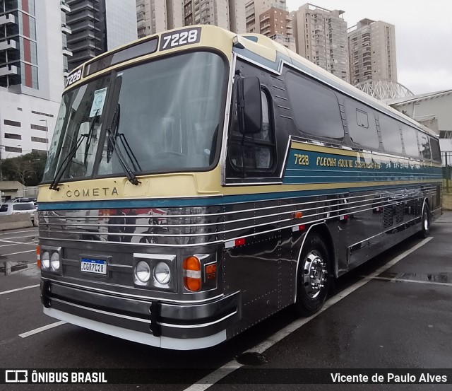 Ônibus Particulares 7228 na cidade de Barueri, São Paulo, Brasil, por Vicente de Paulo Alves. Número da foto: #12711997.