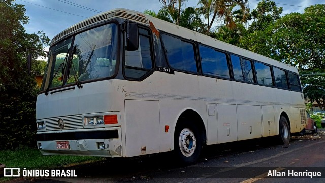 Ônibus Particulares 2172 na cidade de Paulínia, São Paulo, Brasil, por Allan Henrique. Número da foto: #12715138.