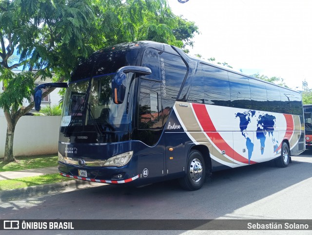 Turismo Solisa 43 na cidade de Guácima, Alajuela, Alajuela, Costa Rica, por Sebastián Solano. Número da foto: #12716622.