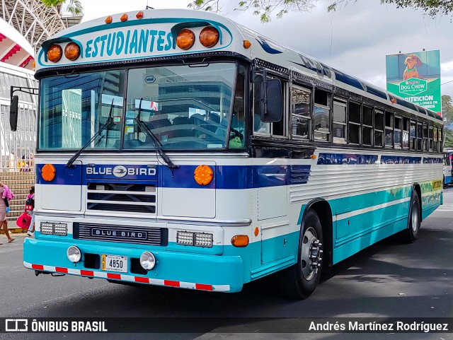 Autotransportes Santa Gertrudis Grecia 00 na cidade de Mata Redonda, San José, San José, Costa Rica, por Andrés Martínez Rodríguez. Número da foto: #12716198.