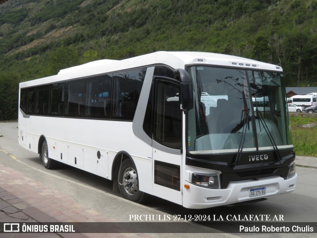 Autobuses sin identificación - Argentina AG275BU na cidade de El Calafate, Lago Argentino, Santa Cruz, Argentina, por Paulo Roberto Chulis. Número da foto: #12719487.