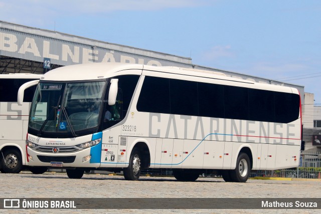 Auto Viação Catarinense 323218 na cidade de Balneário Camboriú, Santa Catarina, Brasil, por Matheus Souza. Número da foto: #12783470.
