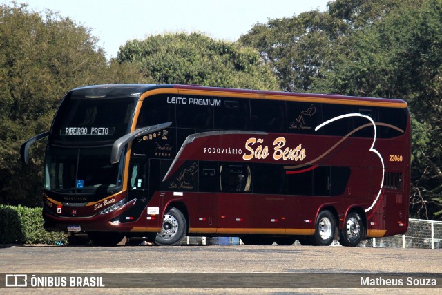 Rodoviário São Bento 23060 na cidade de Uberlândia, Minas Gerais, Brasil, por Matheus Souza. Número da foto: #12783365.