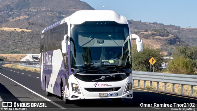 Futura 9602 na cidade de Copándaro, Michoacán, México, por Omar Ramírez Thor2102. Número da foto: #12782946.