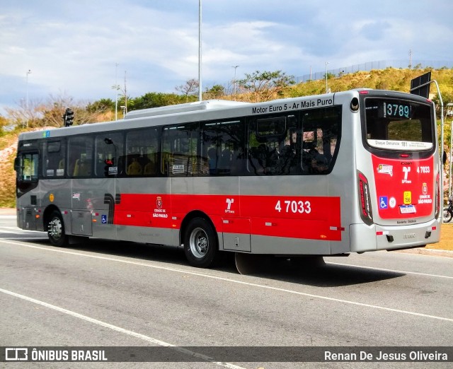 Pêssego Transportes 4 7033 na cidade de São Paulo, São Paulo, Brasil, por Renan De Jesus Oliveira. Número da foto: #12781702.