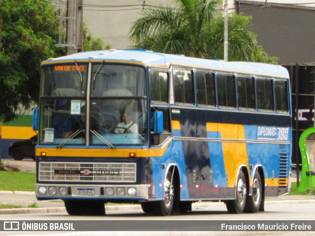 Ônibus Particulares DIPLOMATA 380 na cidade de Barueri, São Paulo, Brasil, por Francisco Mauricio Freire. Número da foto: #12806638.