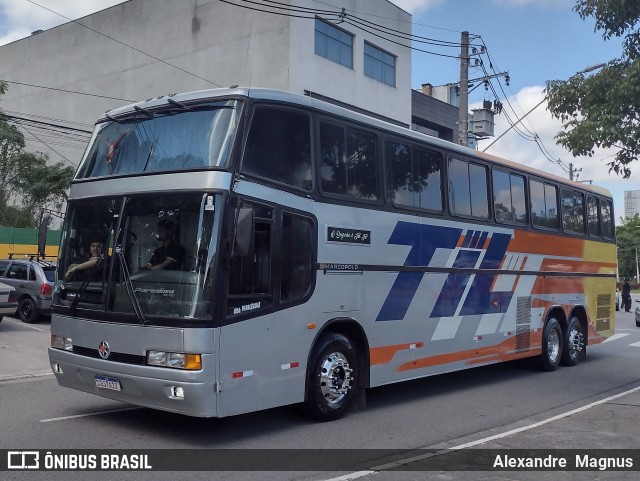 Ônibus Particulares 7013 na cidade de Barueri, São Paulo, Brasil, por Alexandre  Magnus. Número da foto: #12806882.