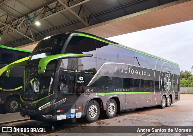 Viação Garcia 98051 na cidade de Curitiba, Paraná, Brasil, por Andre Santos de Moraes. Número da foto: #12805100.