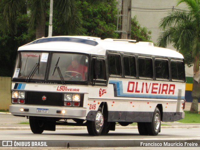 Viação Oliveira 245 na cidade de Barueri, São Paulo, Brasil, por Francisco Mauricio Freire. Número da foto: #12806595.