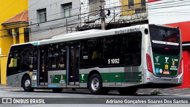 Via Sudeste Transportes S.A. 5 1092 na cidade de São Paulo, São Paulo, Brasil, por Adriano Gonçalves Soares Dos Santos. Número da foto: #12804893.