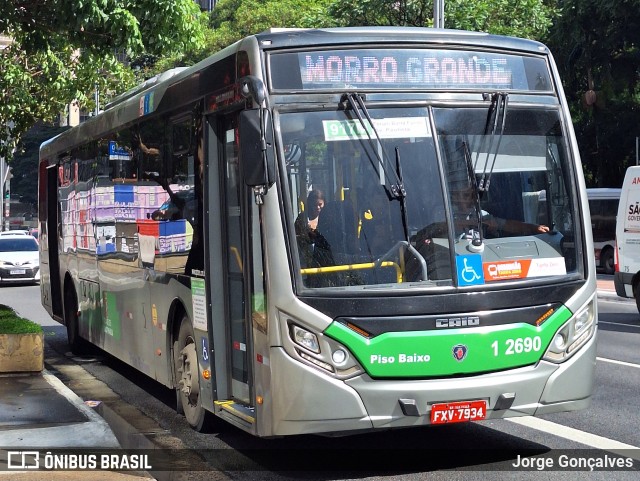 Viação Gato Preto 1 2690 na cidade de São Paulo, São Paulo, Brasil, por Jorge Gonçalves. Número da foto: #12804611.