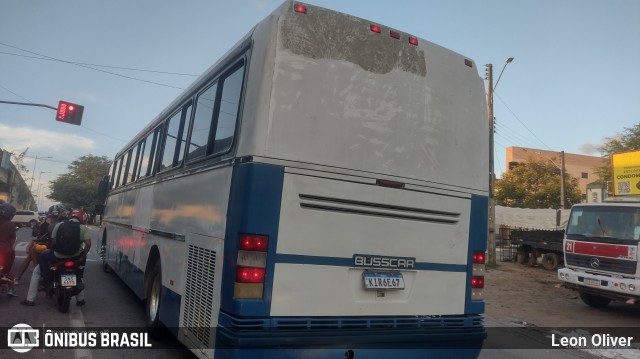 Ônibus Particulares 1378 na cidade de Caruaru, Pernambuco, Brasil, por Leon Oliver. Número da foto: #12809316.