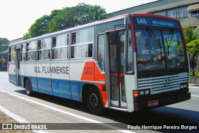 Viação Sul Fluminense 1237 na cidade de Volta Redonda, Rio de Janeiro, Brasil, por Paulo Henrique Pereira Borges. Número da foto: #12809033.