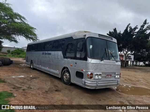 NR Turismo 6615 na cidade de Caruaru, Pernambuco, Brasil, por Lenilson da Silva Pessoa. Número da foto: #12811412.