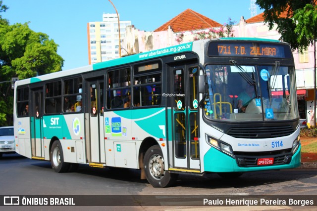 Viação Sorriso de Minas 5114 na cidade de Uberlândia, Minas Gerais, Brasil, por Paulo Henrique Pereira Borges. Número da foto: #12811708.