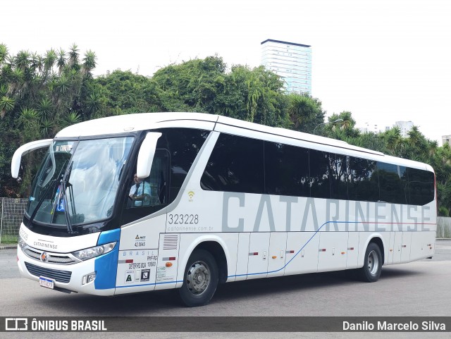 Auto Viação Catarinense 323228 na cidade de Curitiba, Paraná, Brasil, por Danilo Marcelo Silva. Número da foto: #12811256.