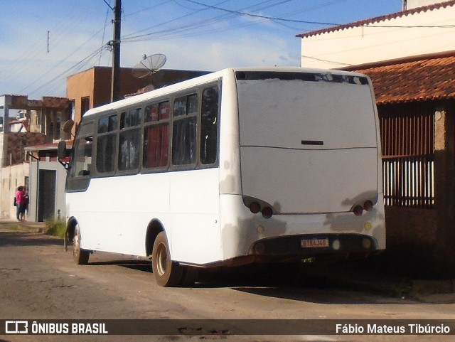 Ônibus Particulares 4J40 na cidade de Três Corações, Minas Gerais, Brasil, por Fábio Mateus Tibúrcio. Número da foto: #12811190.