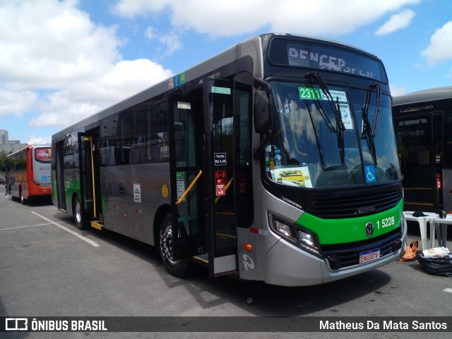 Cooperativa Fênix > Spencer Transporte 1 5228 na cidade de Barueri, São Paulo, Brasil, por Matheus Da Mata Santos. Número da foto: #12813788.