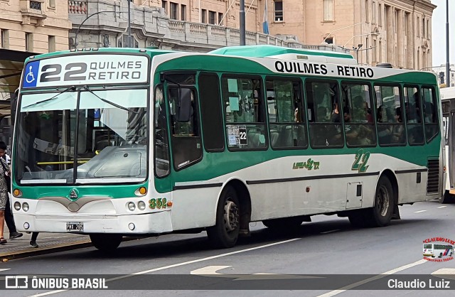 Linea 22 352 na cidade de Ciudad Autónoma de Buenos Aires, Argentina, por Claudio Luiz. Número da foto: #12813278.