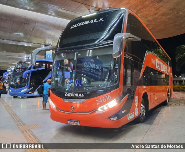 Catedral Turismo 24616 na cidade de Uberlândia, Minas Gerais, Brasil, por Andre Santos de Moraes. Número da foto: #12814231.