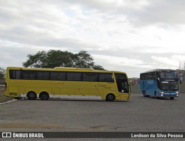 Viação Itapemirim 9555 na cidade de Caruaru, Pernambuco, Brasil, por Lenilson da Silva Pessoa. Número da foto: #12815275.