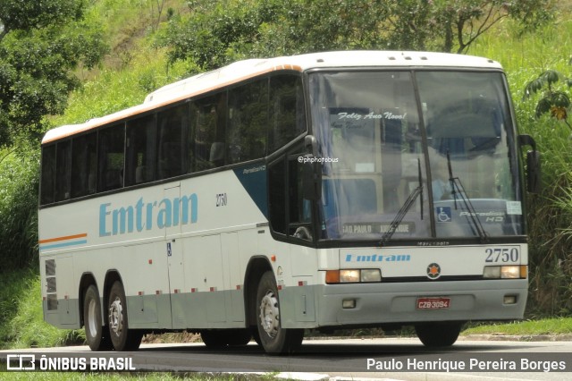 Emtram 2750 na cidade de Barra do Piraí, Rio de Janeiro, Brasil, por Paulo Henrique Pereira Borges. Número da foto: #12817227.