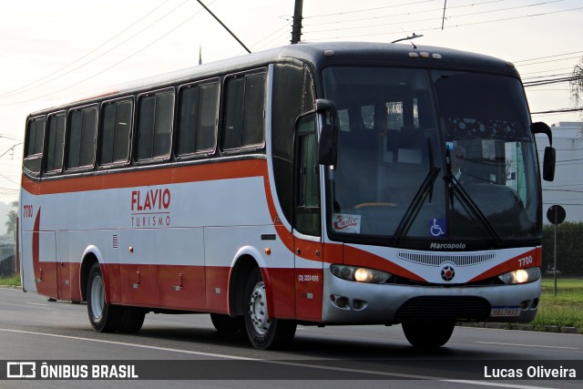 Flavio Turismo 7700 na cidade de Juiz de Fora, Minas Gerais, Brasil, por Lucas Oliveira. Número da foto: #12815876.