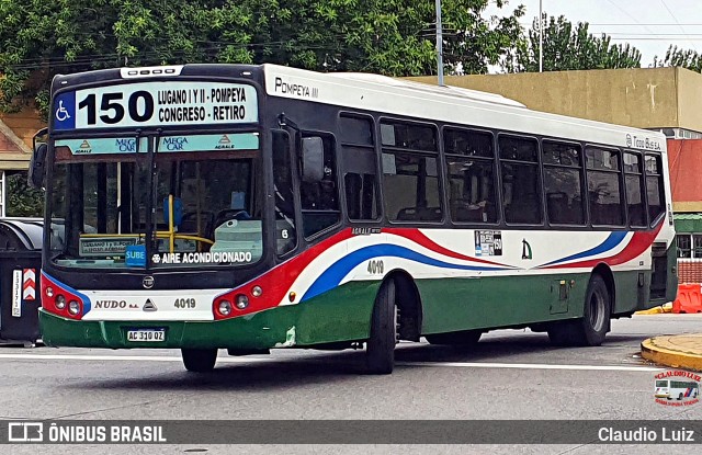 Nudo 4019 na cidade de Ciudad Autónoma de Buenos Aires, Argentina, por Claudio Luiz. Número da foto: #12816939.