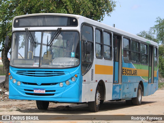 Escolares 3521 na cidade de Pilar, Alagoas, Brasil, por Rodrigo Fonseca. Número da foto: #12816781.