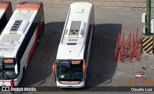 COT - Companhia Oriental de Transportes 935 na cidade de Montevideo, Montevideo, Uruguai, por Claudio Luiz. Número da foto: #12818991.